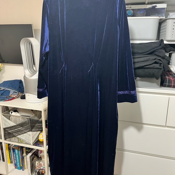 Oscar de la Renta Pink Label Velvet Robe Blue - Picture 2 of 6